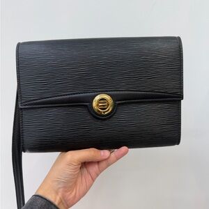 Louis Vuitton Black Textured Epi Leather shoulder bag with Gold Turnlock